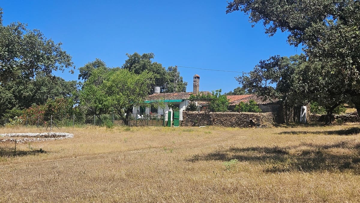4 sypialnia Finka/Dom wiejski na sprzedaż w Higuera de la Sierra z basenem - 350 000 € (Ref: 9883457)