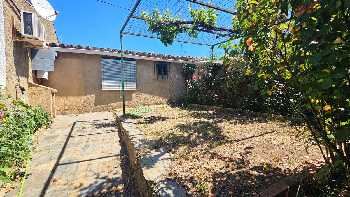 4 sypialnia Finka/Dom wiejski na sprzedaż w Higuera de la Sierra z basenem - 350 000 € (Ref: 9883457)