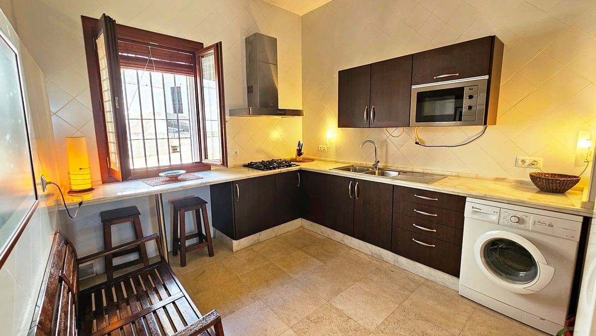 6 sypialnia Dom na sprzedaż w Zufre z basenem garażem - 450 000 € (Ref: 9931191)