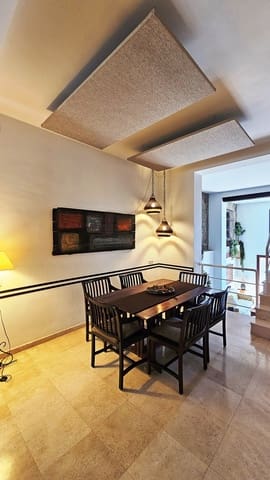 6 sypialnia Dom na sprzedaż w Zufre z basenem garażem - 450 000 € (Ref: 9931191)
