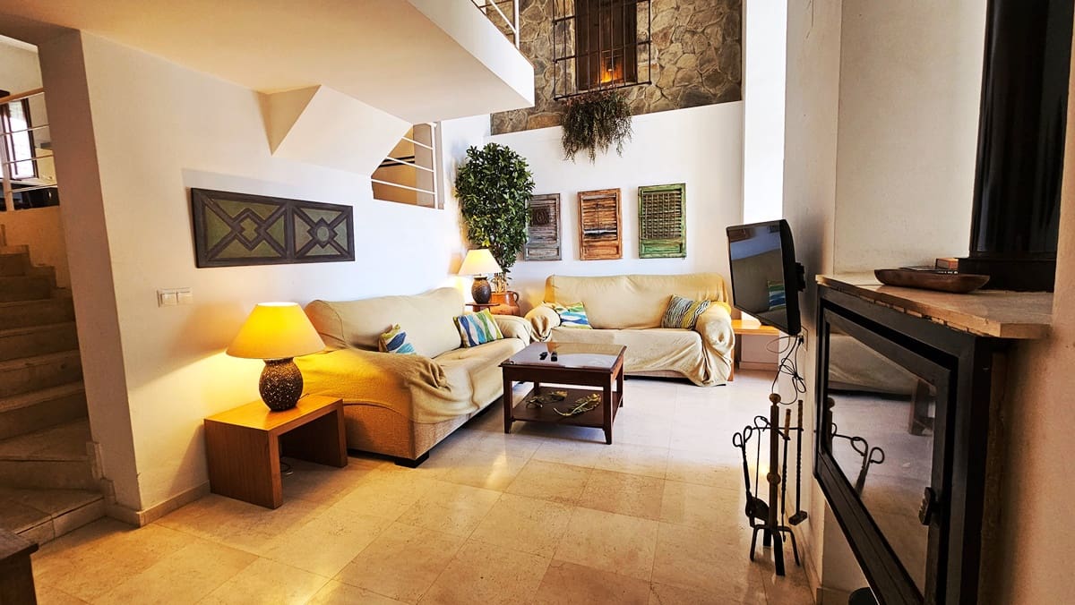 6 sypialnia Dom na sprzedaż w Zufre z basenem garażem - 450 000 € (Ref: 9931191)