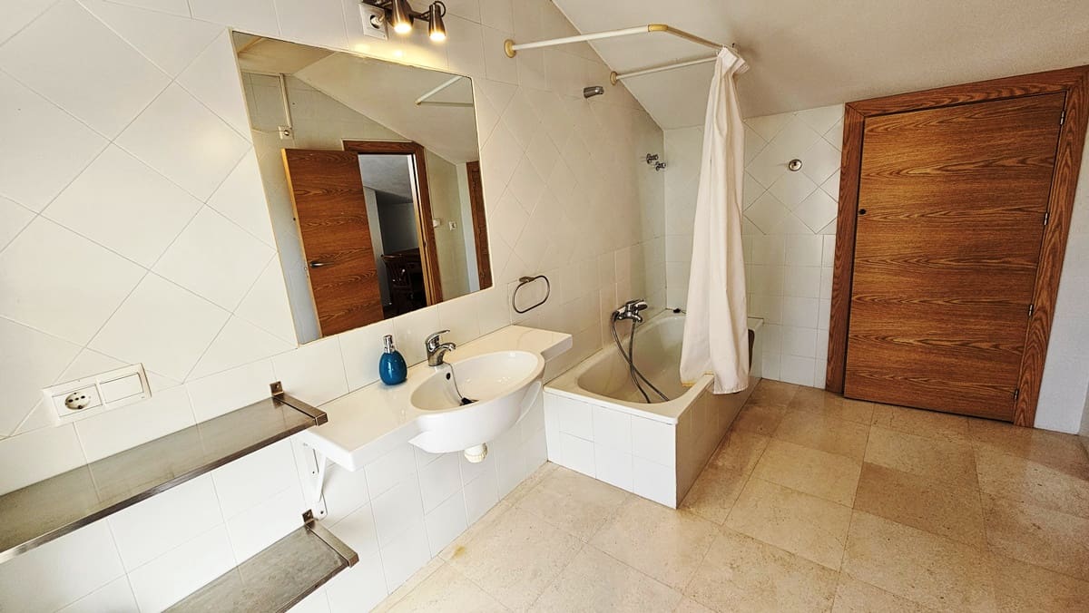 6 sypialnia Dom na sprzedaż w Zufre z basenem garażem - 450 000 € (Ref: 9931191)