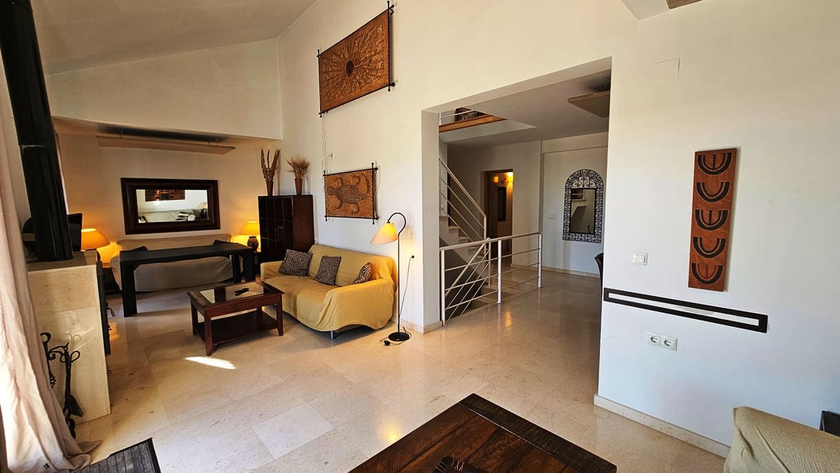 6 sypialnia Dom na sprzedaż w Zufre z basenem garażem - 450 000 € (Ref: 9931191)