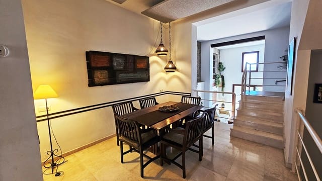 6 sypialnia Dom na sprzedaż w Zufre z basenem garażem - 450 000 € (Ref: 9931191)