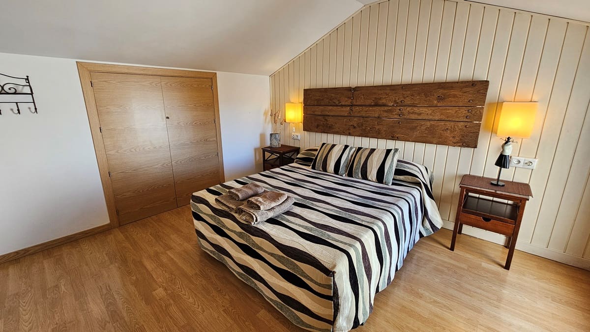 6 sypialnia Dom na sprzedaż w Zufre z basenem garażem - 450 000 € (Ref: 9931191)