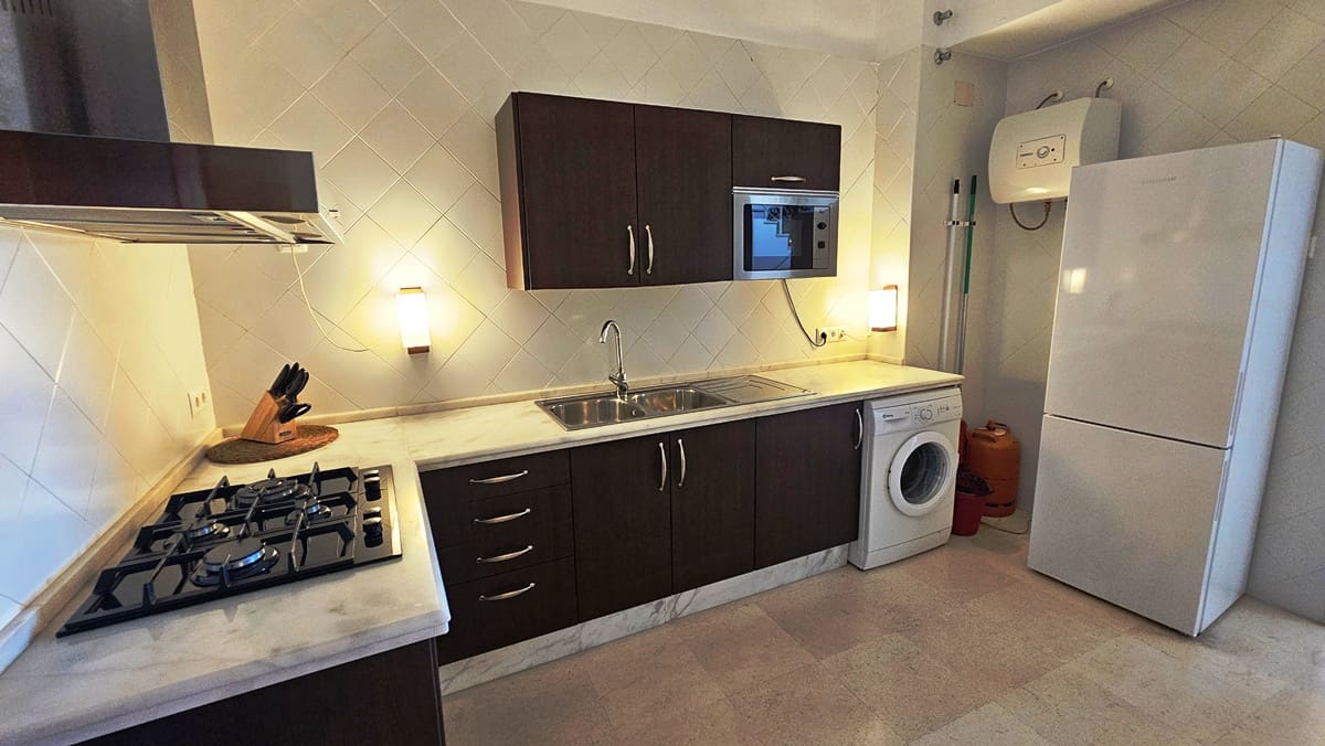 6 sypialnia Dom na sprzedaż w Zufre z basenem garażem - 450 000 € (Ref: 9931191)