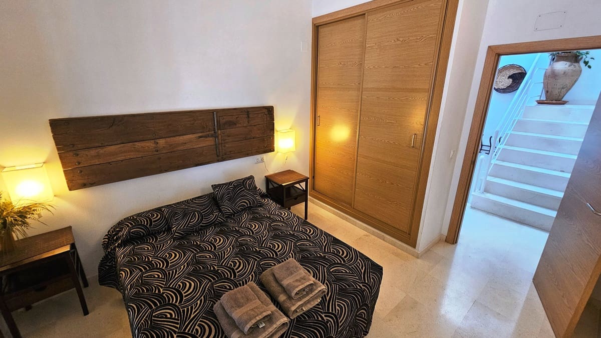 6 sypialnia Dom na sprzedaż w Zufre z basenem garażem - 450 000 € (Ref: 9931191)