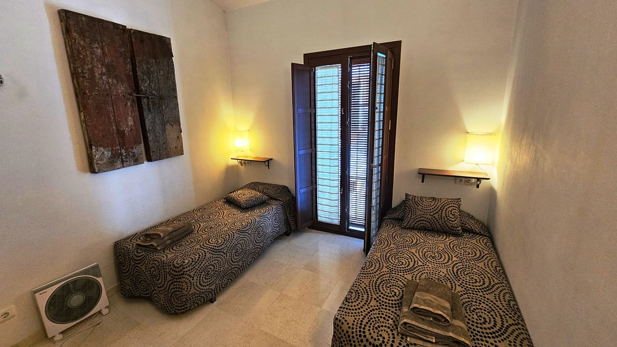 6 sypialnia Dom na sprzedaż w Zufre z basenem garażem - 450 000 € (Ref: 9931191)