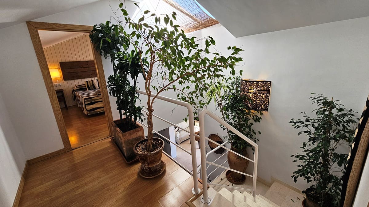 6 sypialnia Dom na sprzedaż w Zufre z basenem garażem - 450 000 € (Ref: 9931191)