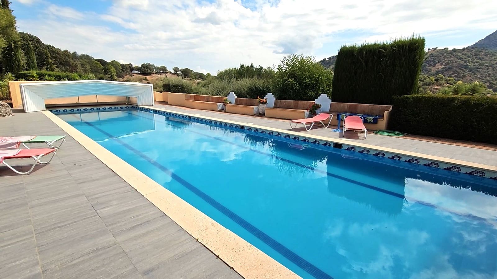 7 soveværelse Finca/Landehus til salg i Gaucin med swimmingpool - € 1.800.000 (Ref: 7982460)