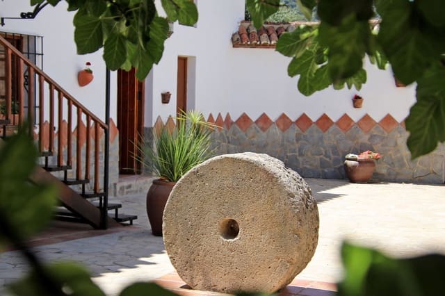 13 soveværelse Hotel til salg i Benaoján med swimmingpool - € 980.000 (Ref: 8427924)