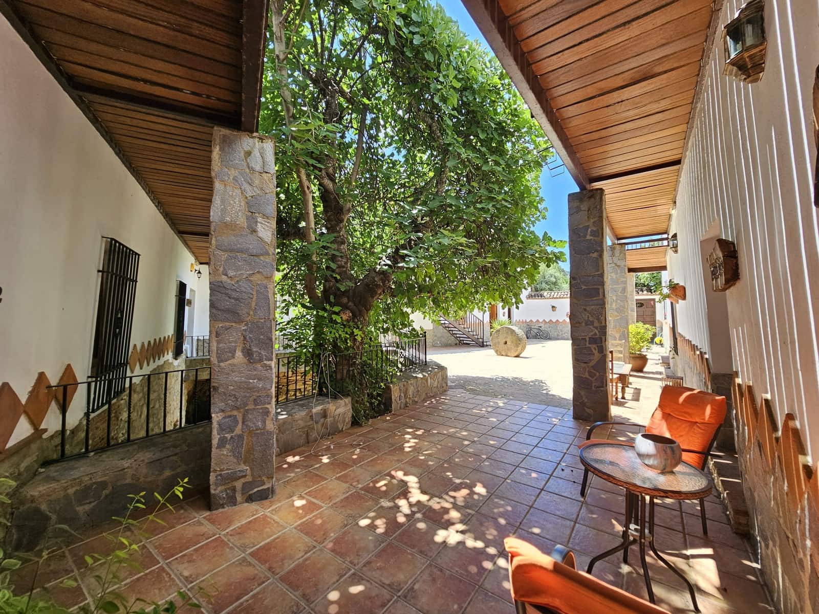 13 soveværelse Hotel til salg i Benaojan med swimmingpool - € 980.000 (Ref: 8427924)