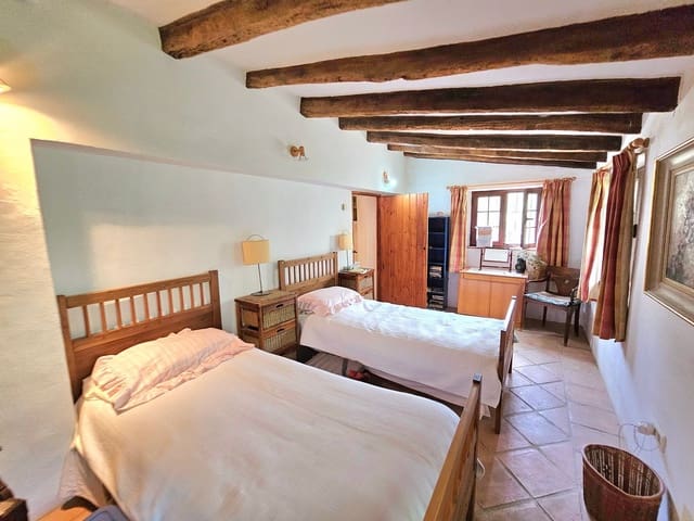 4 soveværelse Villa til salg i Gaucín med swimmingpool - € 875.000 (Ref: 8428017)