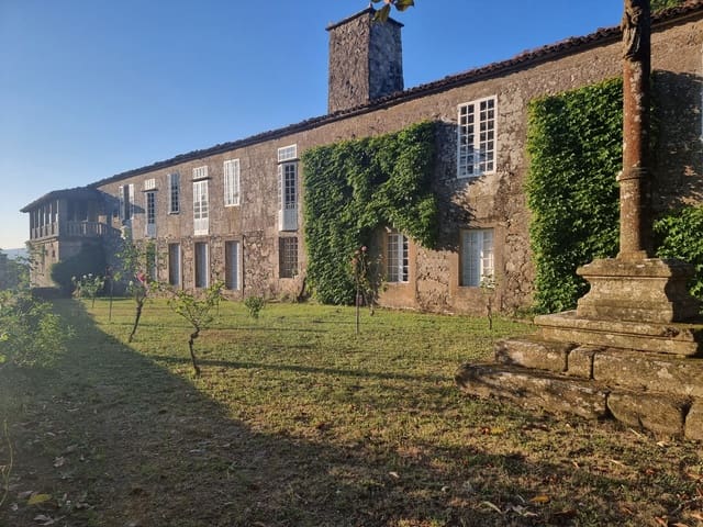 11 soveværelse Finca/Landehus til salg i A Estrada - € 1.200.000 (Ref: 9110727)