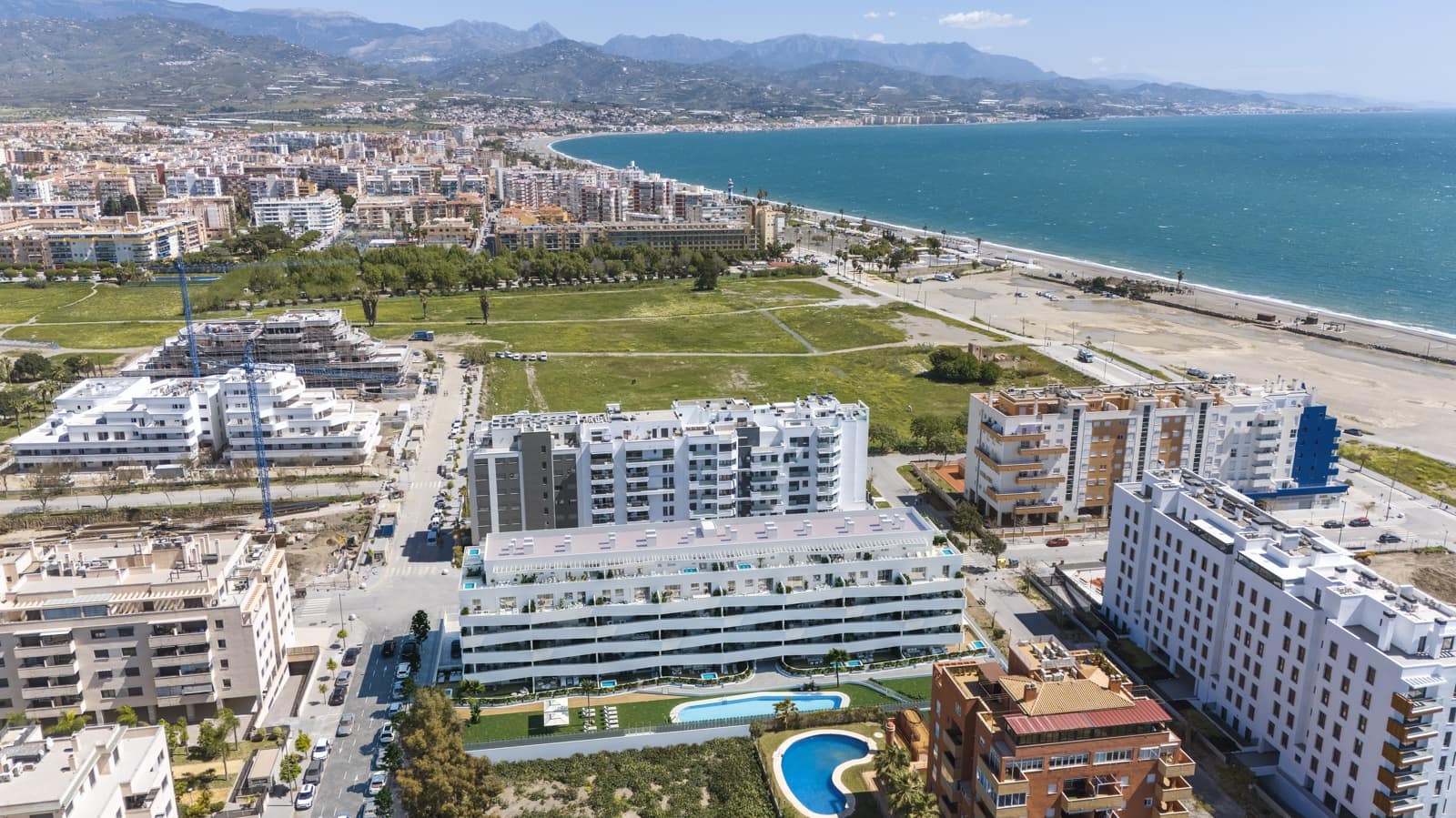 2 soveværelse Lejlighed til salg i Torre del Mar med swimmingpool garage - € 463.000 (Ref: 8514939)
