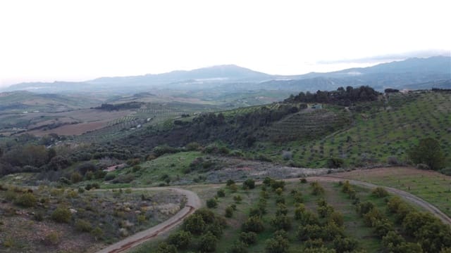 Finca/Casa Rural de 3 habitaciones en Casarabonela en venta - 680.000 € (Ref: 9326813)