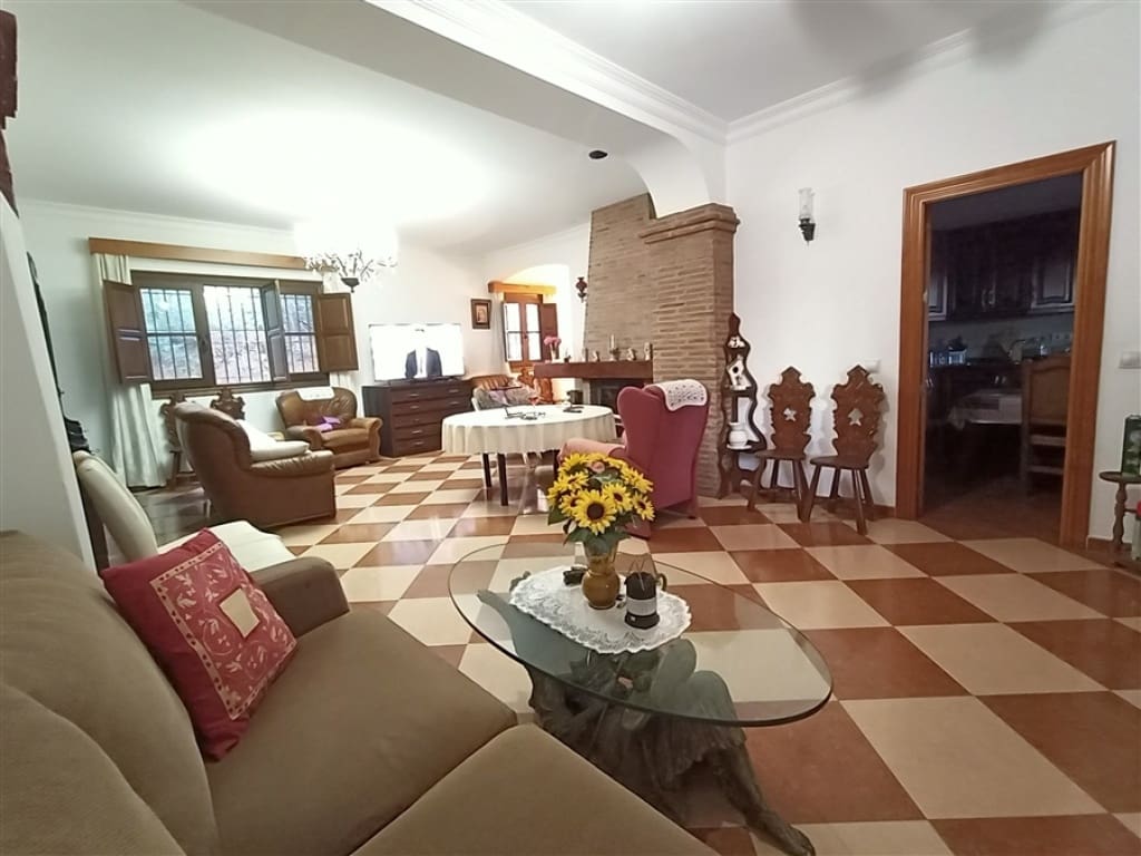 Finca/Casa Rural de 3 habitaciones en Casarabonela en venta - 680.000 € (Ref: 9326813)