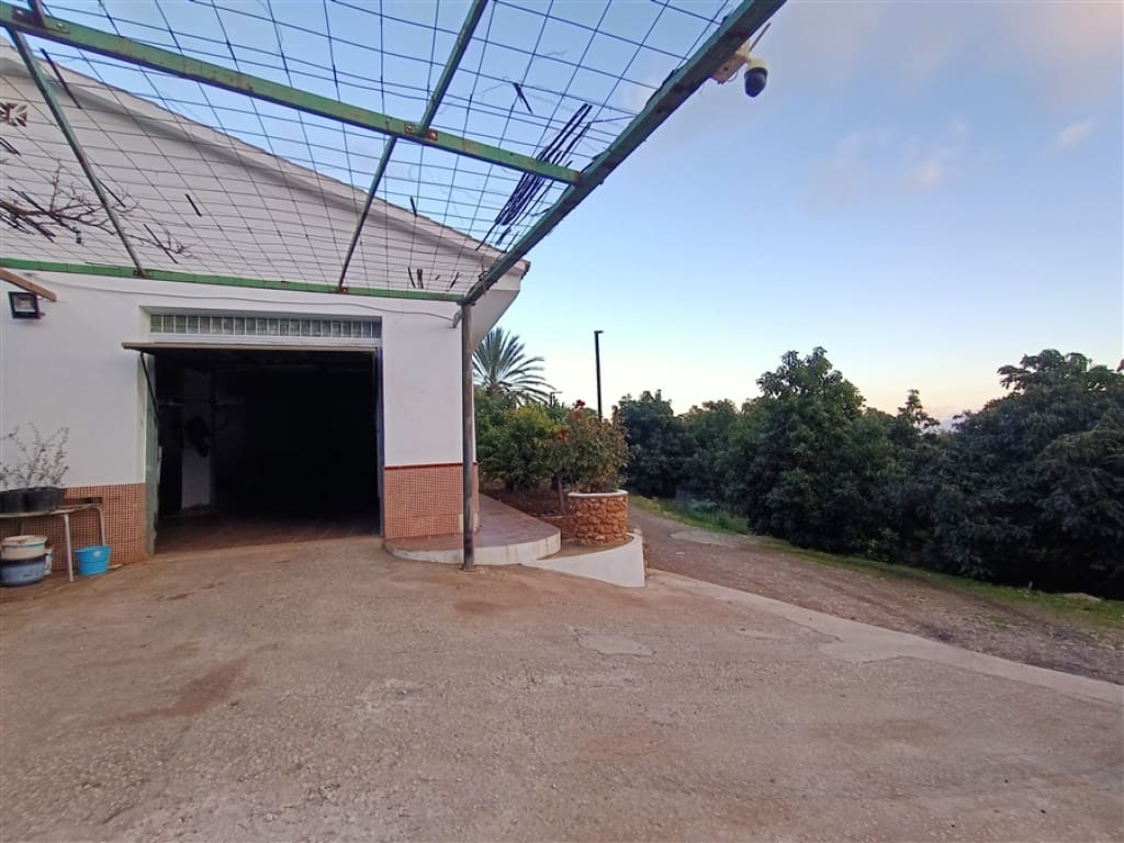 Finca/Casa Rural de 3 habitaciones en Casarabonela en venta - 680.000 € (Ref: 9326813)