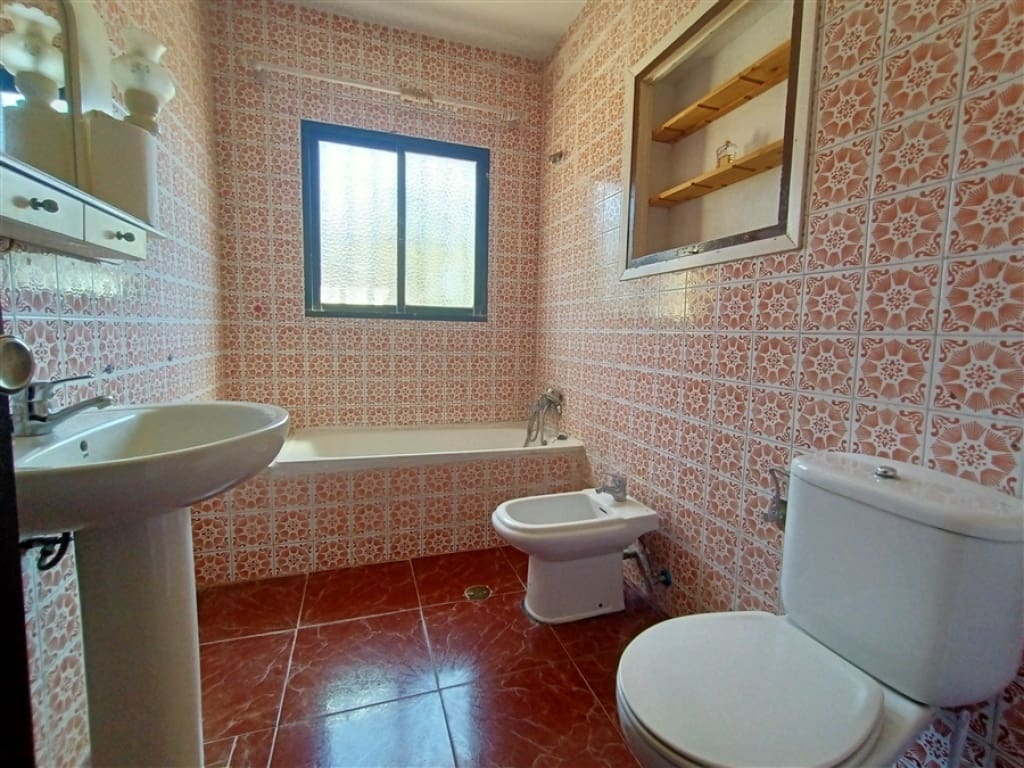 Chalet de 3 habitaciones en Estepona en venta con piscina - 800.000 € (Ref: 9326819)