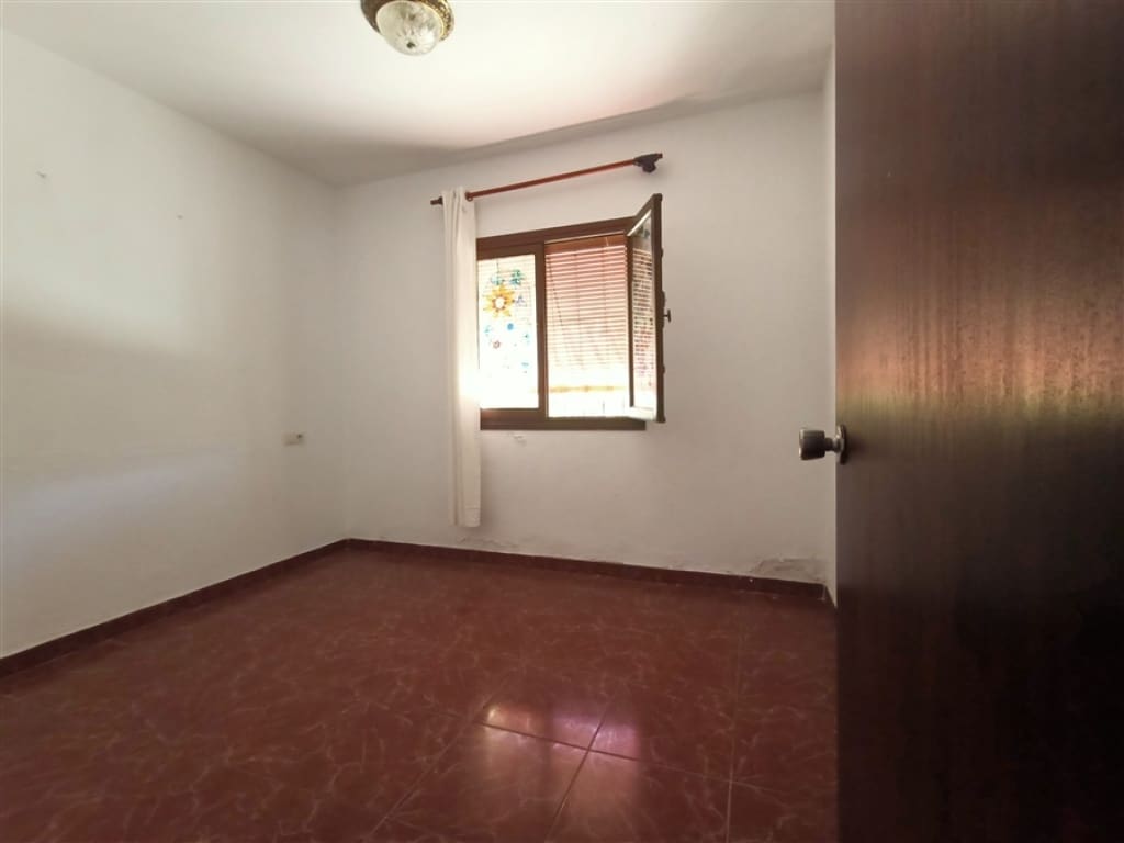 Chalet de 3 habitaciones en Estepona en venta con piscina - 800.000 € (Ref: 9326819)