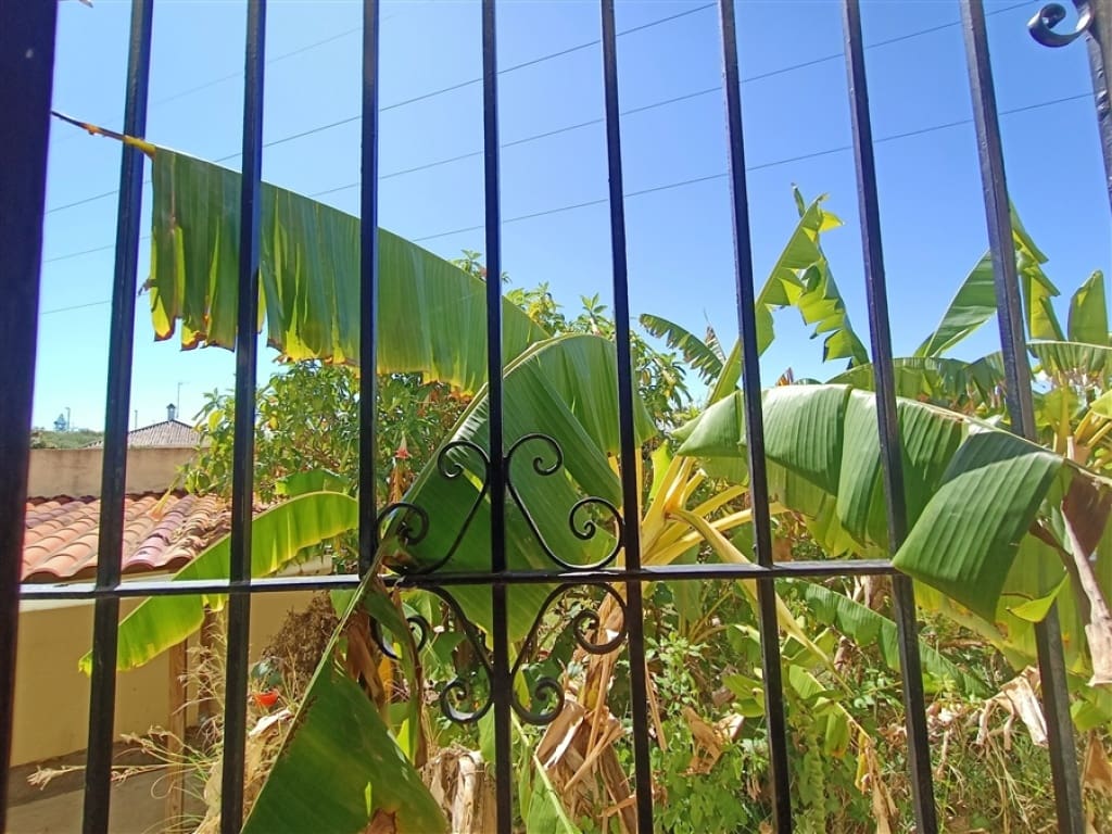 Chalet de 3 habitaciones en Estepona en venta con piscina - 800.000 € (Ref: 9326819)