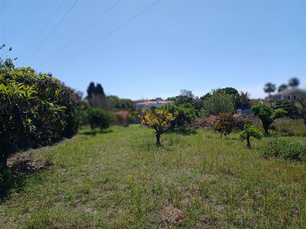 Chalet de 3 habitaciones en Estepona en venta con piscina - 800.000 € (Ref: 9326819)