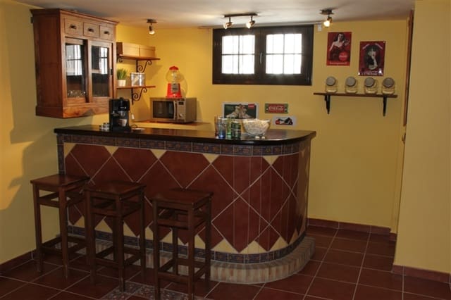 4 makuuhuone Omakotitalo myytävänä paikassa Arriate - 165 000 € (Ref: 9326823)