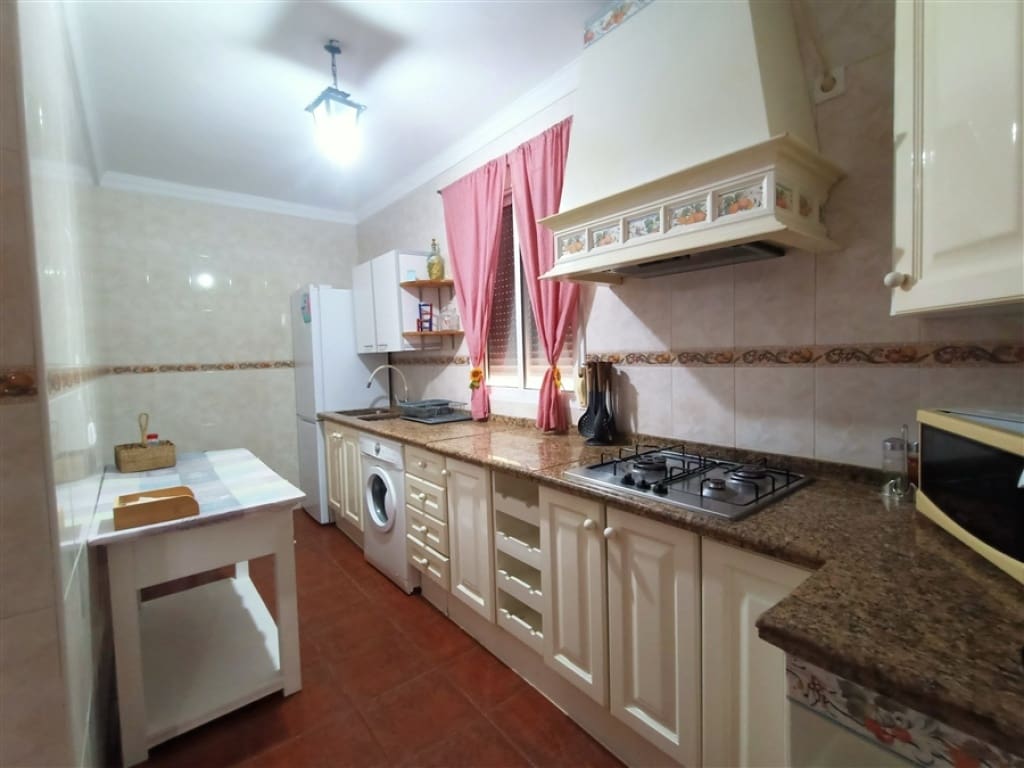 3 bedroom Villa for sale in Arriate with pool garage - € 300,000 (Ref: 9326827)