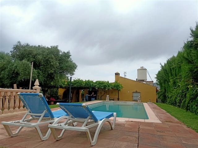 3 soveværelse Villa til salg i Arriate med swimmingpool garage - € 300.000 (Ref: 9326827)