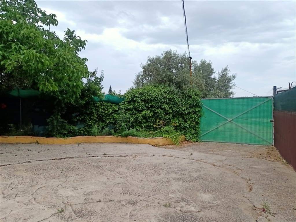 3 bedroom Villa for sale in Arriate with pool garage - € 300,000 (Ref: 9326827)