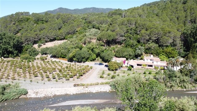 8 soveværelse Finca/Landehus til salg i Gaucín med swimmingpool garage - € 2.800.000 (Ref: 9326828)