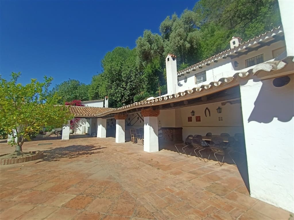 8 sovrum Finca/Hus på landet till salu i Gaucin med pool garage - 2 800 000 € (Ref: 9326828)