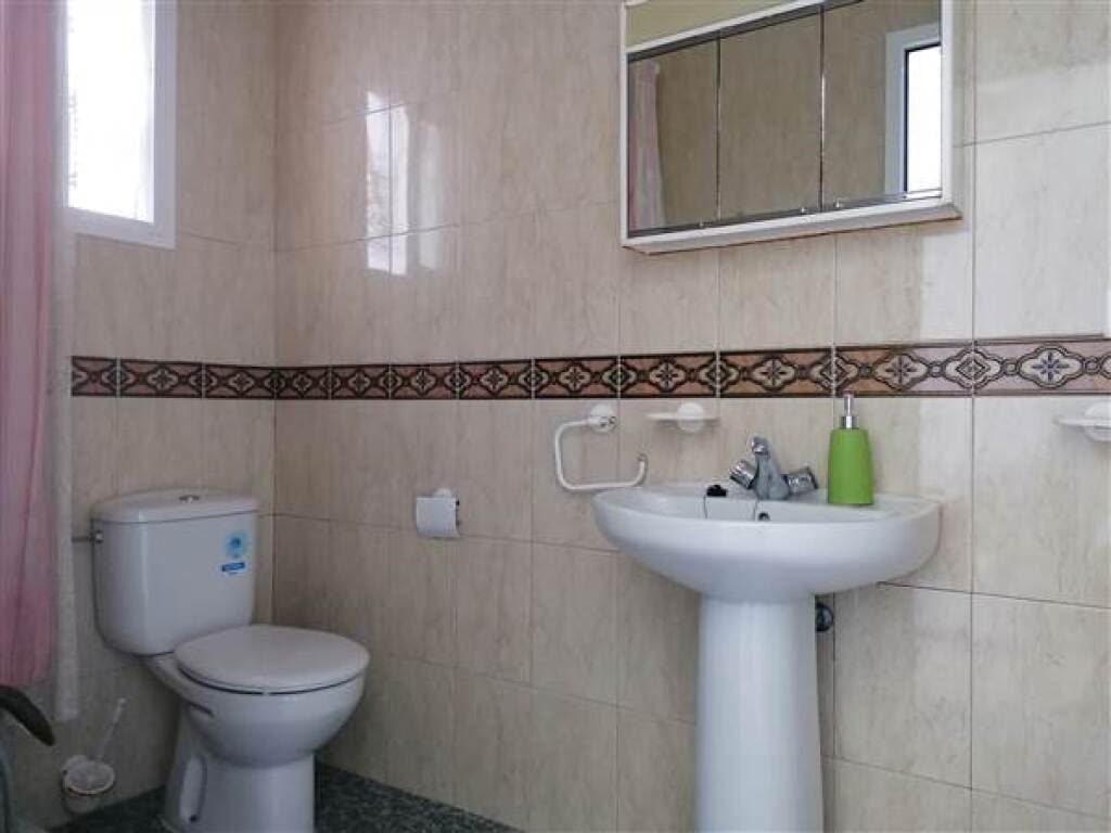 2 bedroom Townhouse for sale in Cortes de la Frontera - € 85,000 (Ref: 9326841)