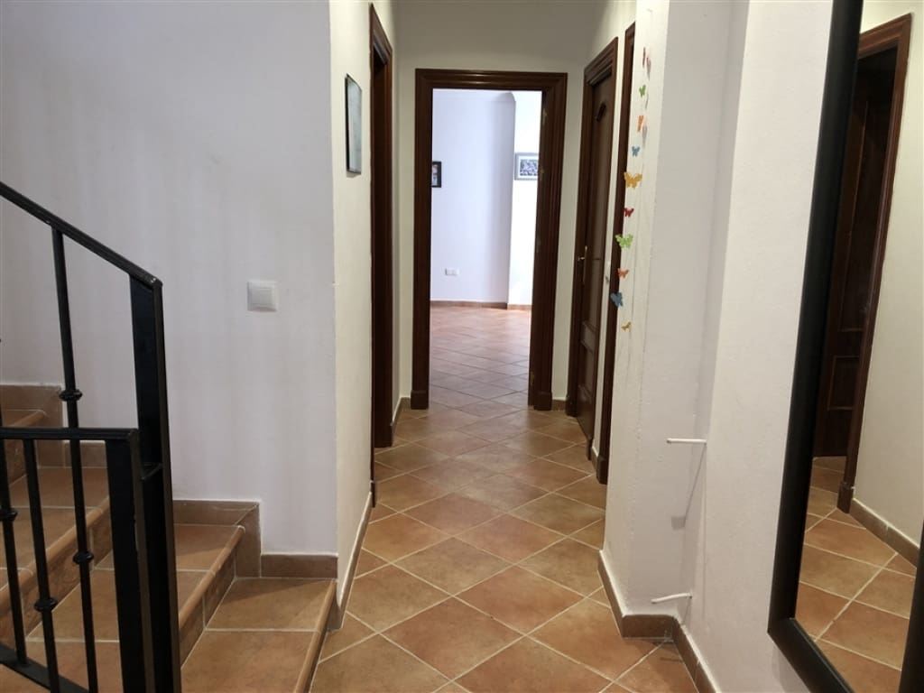 5 slaapkamer Huis te koop in Atajate met garage - € 180.000 (Ref: 9326842)