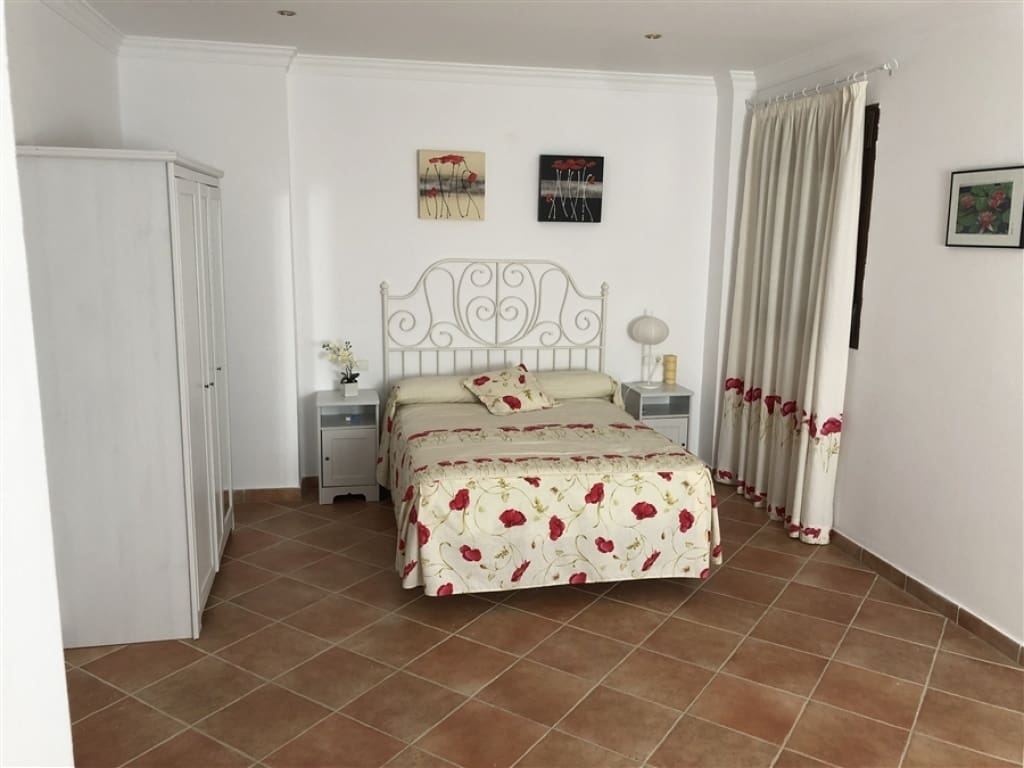 5 slaapkamer Huis te koop in Atajate met garage - € 180.000 (Ref: 9326842)