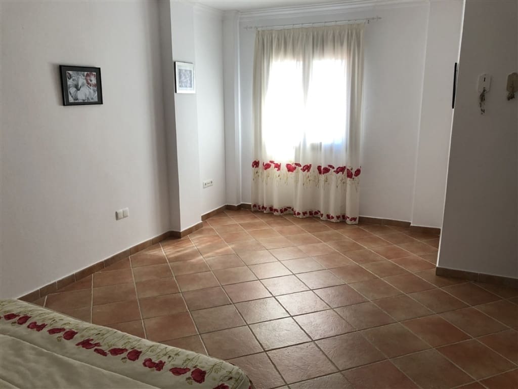5 slaapkamer Huis te koop in Atajate met garage - € 180.000 (Ref: 9326842)