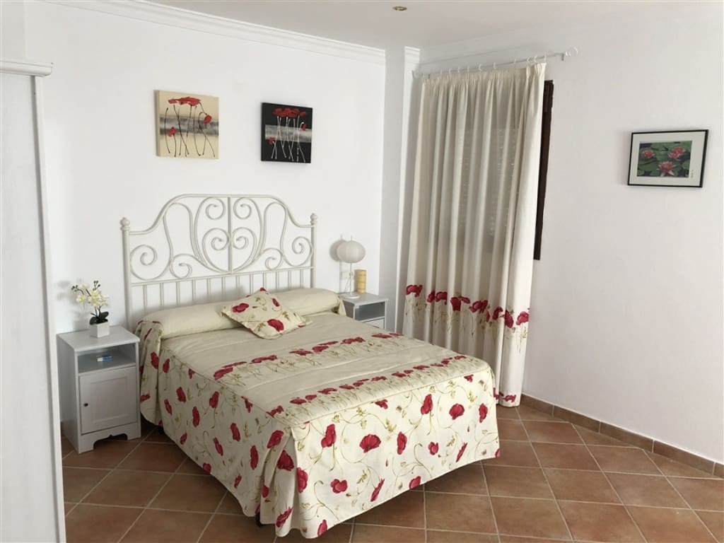 5 slaapkamer Huis te koop in Atajate met garage - € 180.000 (Ref: 9326842)