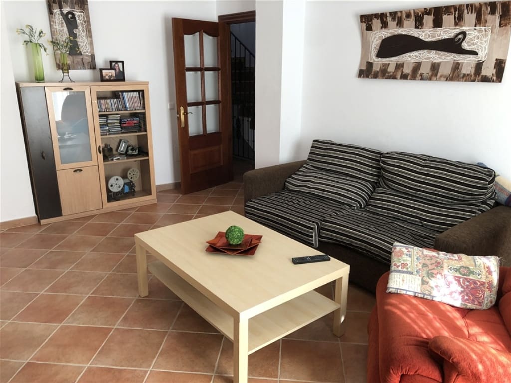 5 slaapkamer Huis te koop in Atajate met garage - € 180.000 (Ref: 9326842)