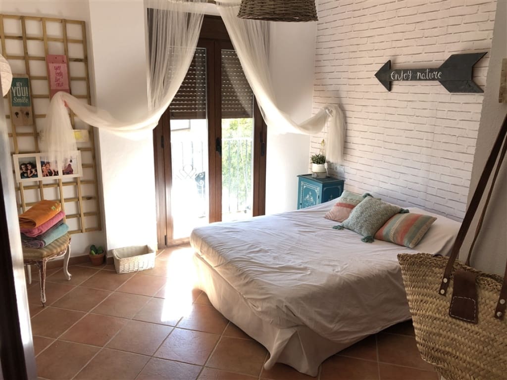 5 slaapkamer Huis te koop in Atajate met garage - € 180.000 (Ref: 9326842)