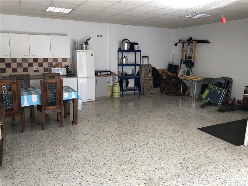 5 slaapkamer Huis te koop in Atajate met garage - € 180.000 (Ref: 9326842)