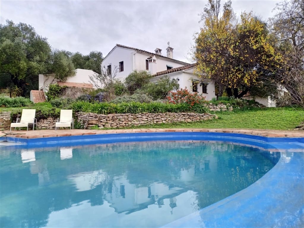 3 soveværelse Finca/Landehus til salg i Algatocin med swimmingpool - € 595.000 (Ref: 9326844)