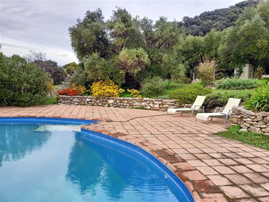 3 soveværelse Finca/Landehus til salg i Algatocin med swimmingpool - € 595.000 (Ref: 9326844)