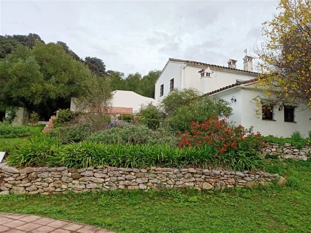 3 soveværelse Finca/Landehus til salg i Algatocin med swimmingpool - € 595.000 (Ref: 9326844)