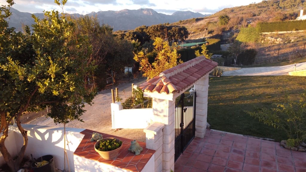 4 soveværelse Finca/Landehus til salg i Algatocin med garage - € 300.000 (Ref: 9331069)