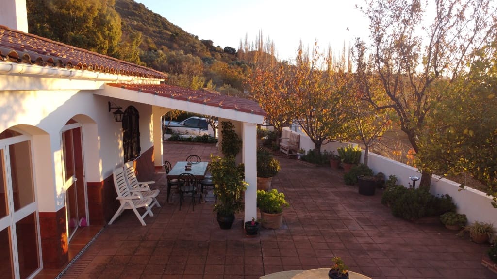 4 soveværelse Finca/Landehus til salg i Algatocin med garage - € 300.000 (Ref: 9331069)