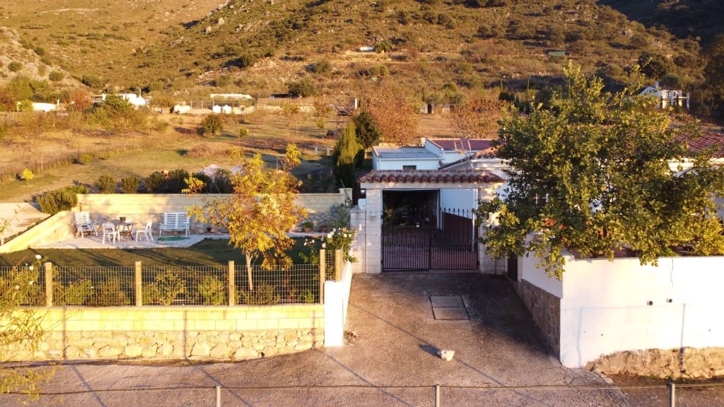 4 soveværelse Finca/Landehus til salg i Algatocin med garage - € 300.000 (Ref: 9331069)