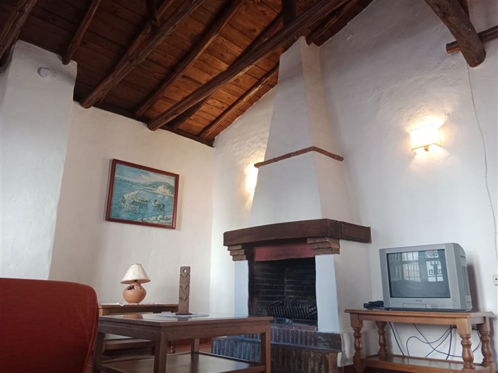 4 soveværelse Finca/Landehus til salg i Jubrique med swimmingpool garage - € 400.000 (Ref: 9331093)