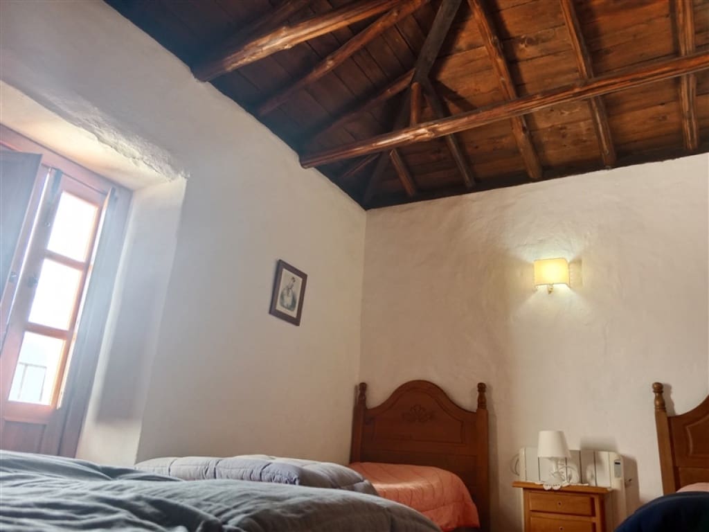 4 soveværelse Finca/Landehus til salg i Jubrique med swimmingpool garage - € 400.000 (Ref: 9331093)