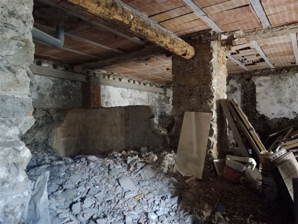 4 soveværelse Finca/Landehus til salg i Jubrique med swimmingpool garage - € 400.000 (Ref: 9331093)