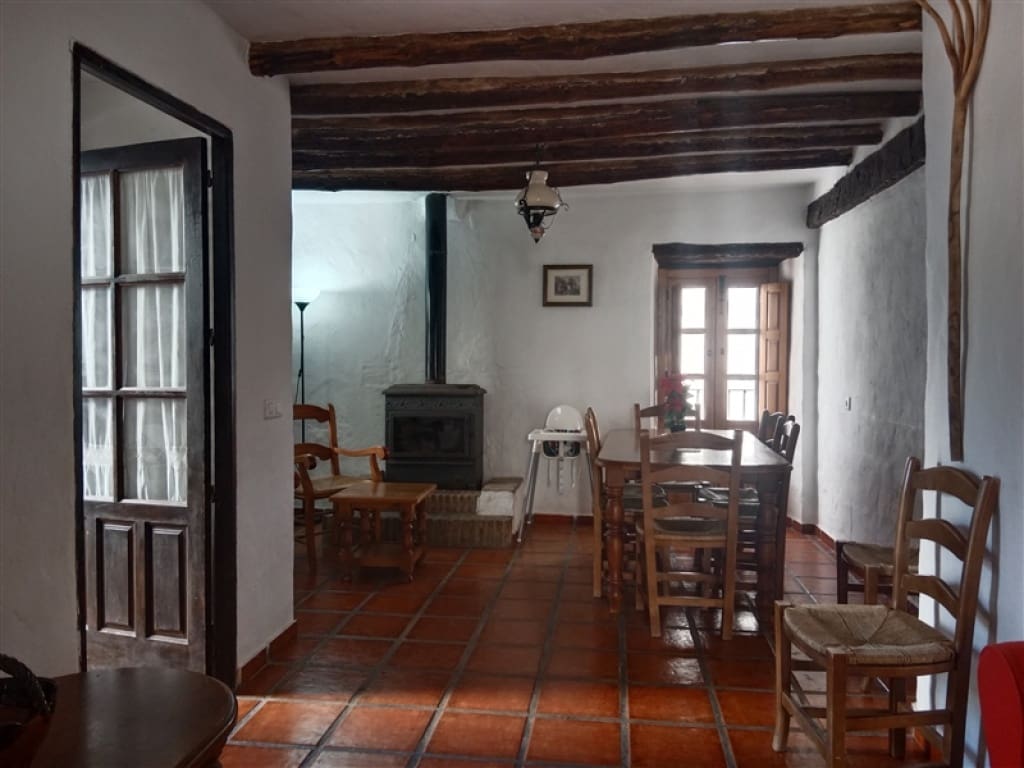 4 soveværelse Finca/Landehus til salg i Jubrique med swimmingpool garage - € 400.000 (Ref: 9331093)